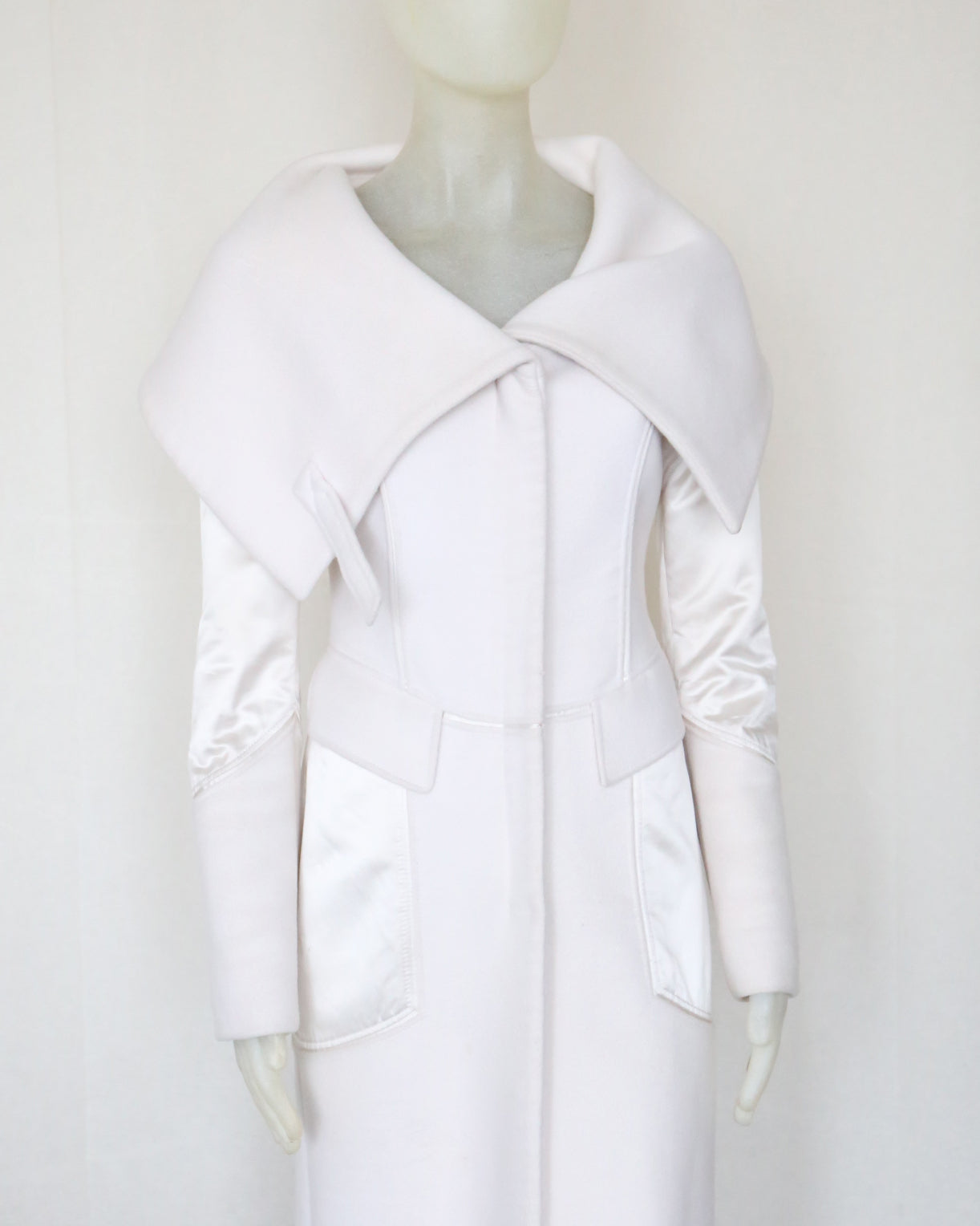 Gucci by Tom Ford FW 2003 White Corseted Runway Coat