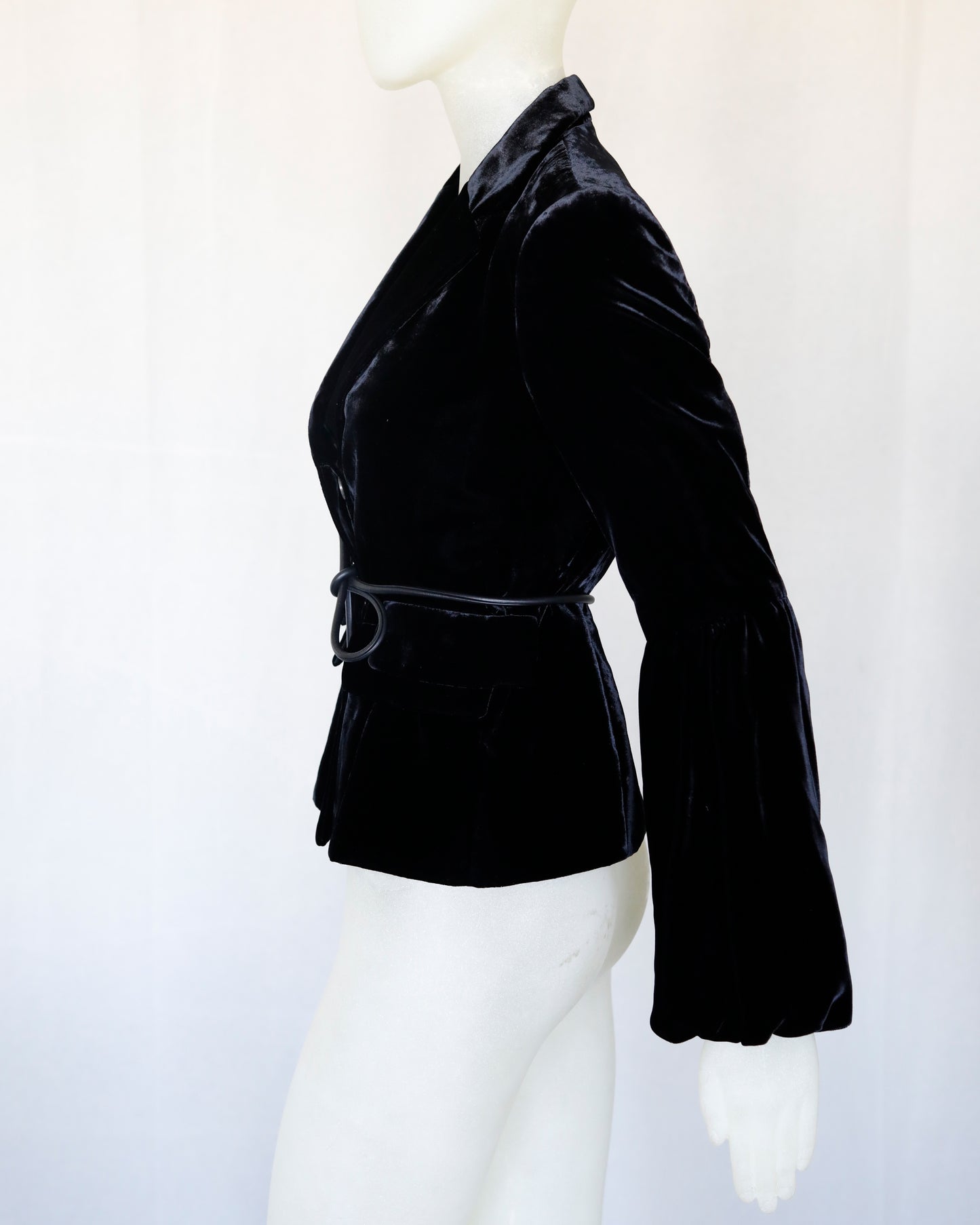 Gucci 1999 by Tom Ford runway velvet jacket with puff sleeves