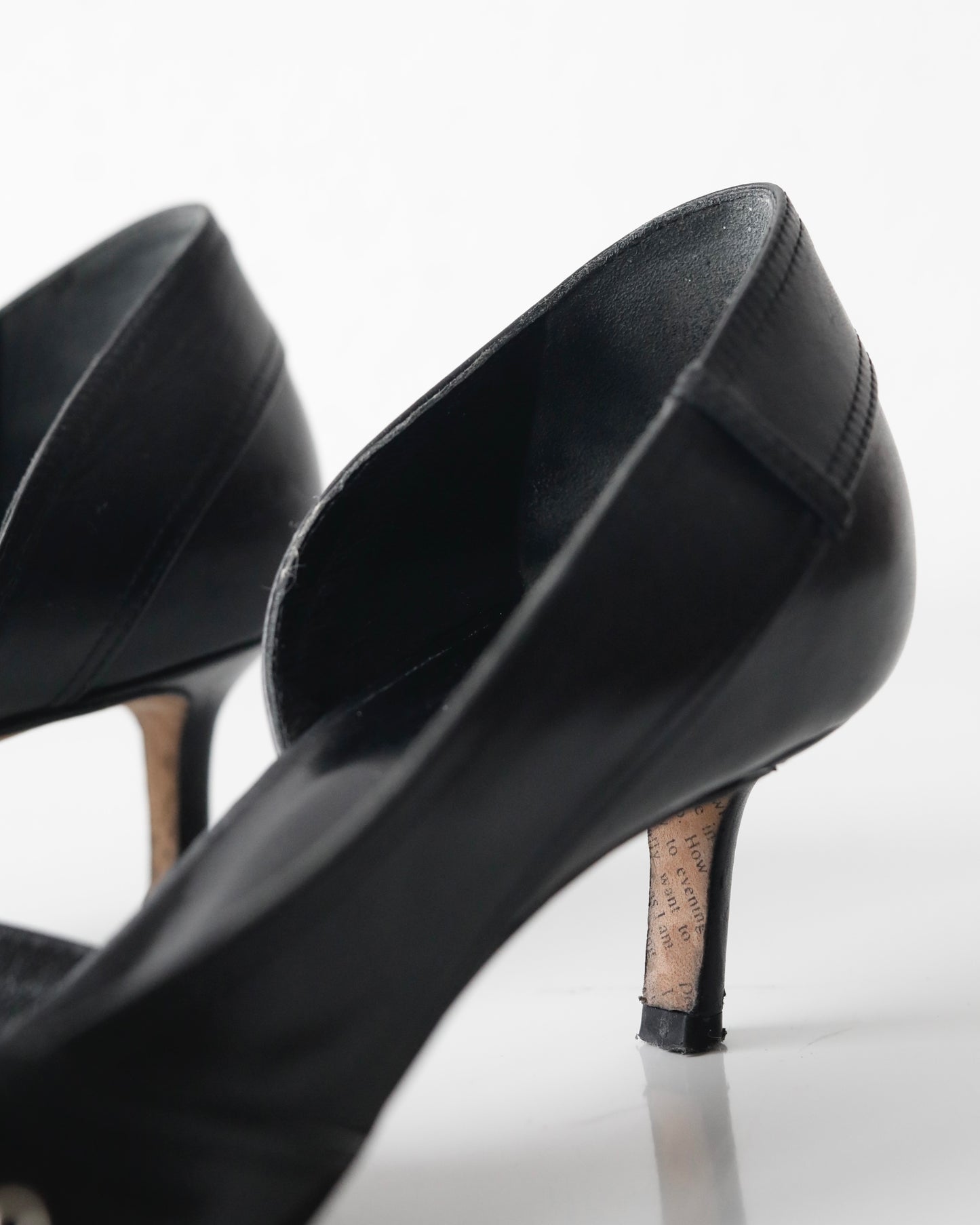 Vintage pointy John Galliano Pumps with lace applications