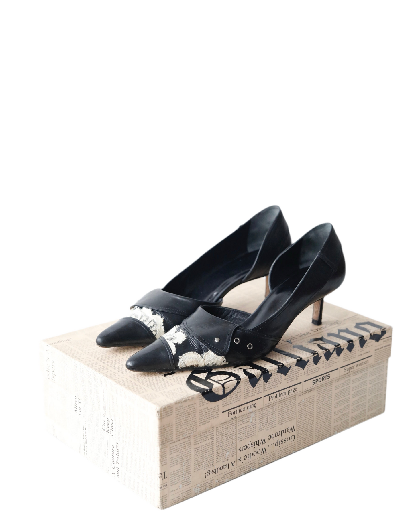 Vintage pointy John Galliano Pumps with lace applications