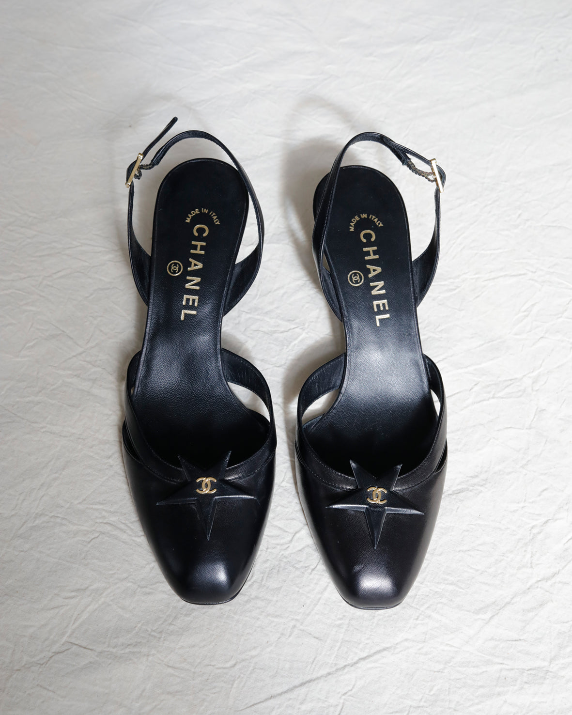 ⭐️Vintage Chanel Slingbacks with leather Chanel Star ⭐️