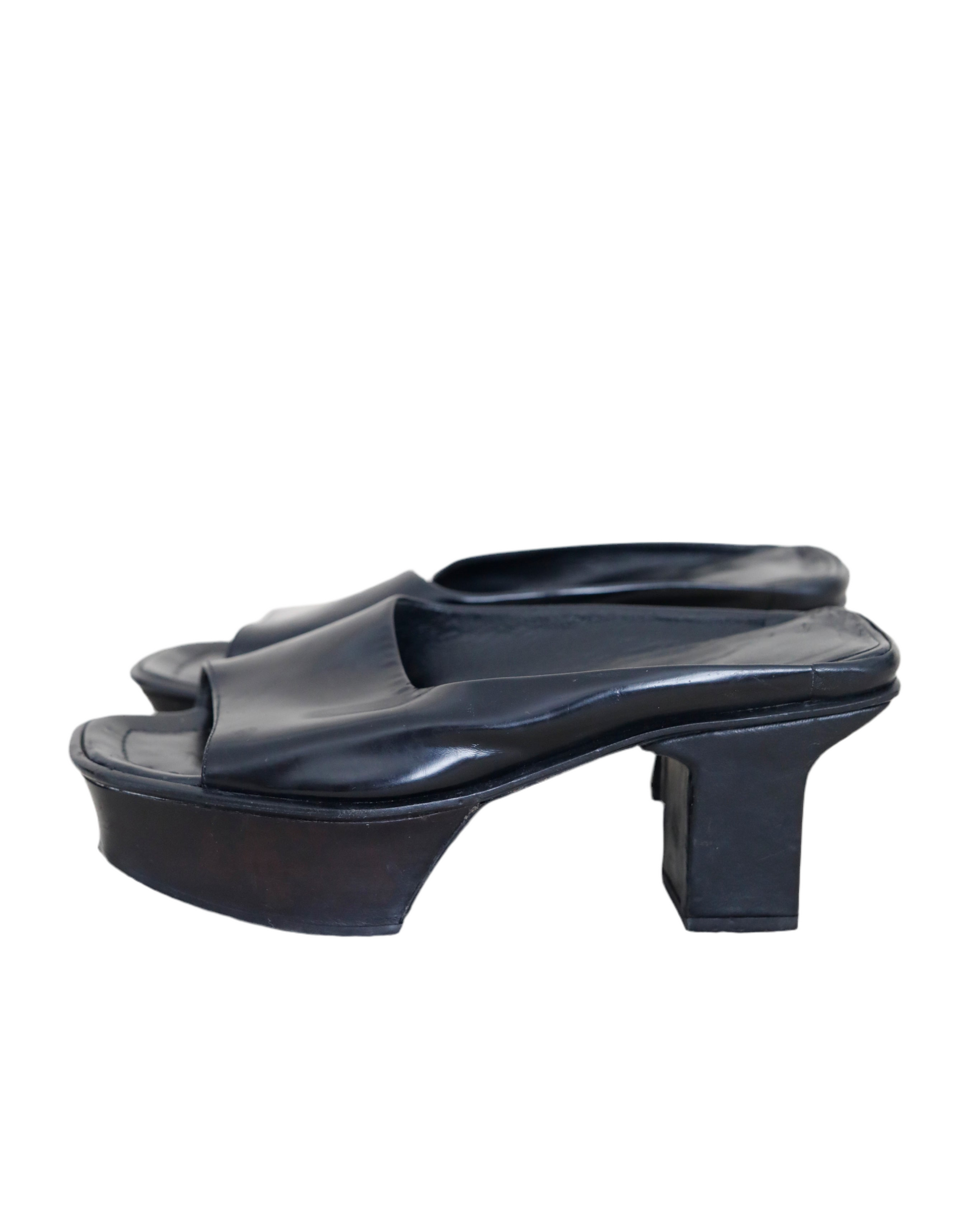 【Prada】2014ss ARCHIVE NAVY heel shoes Navy Satin pumps | PRADA