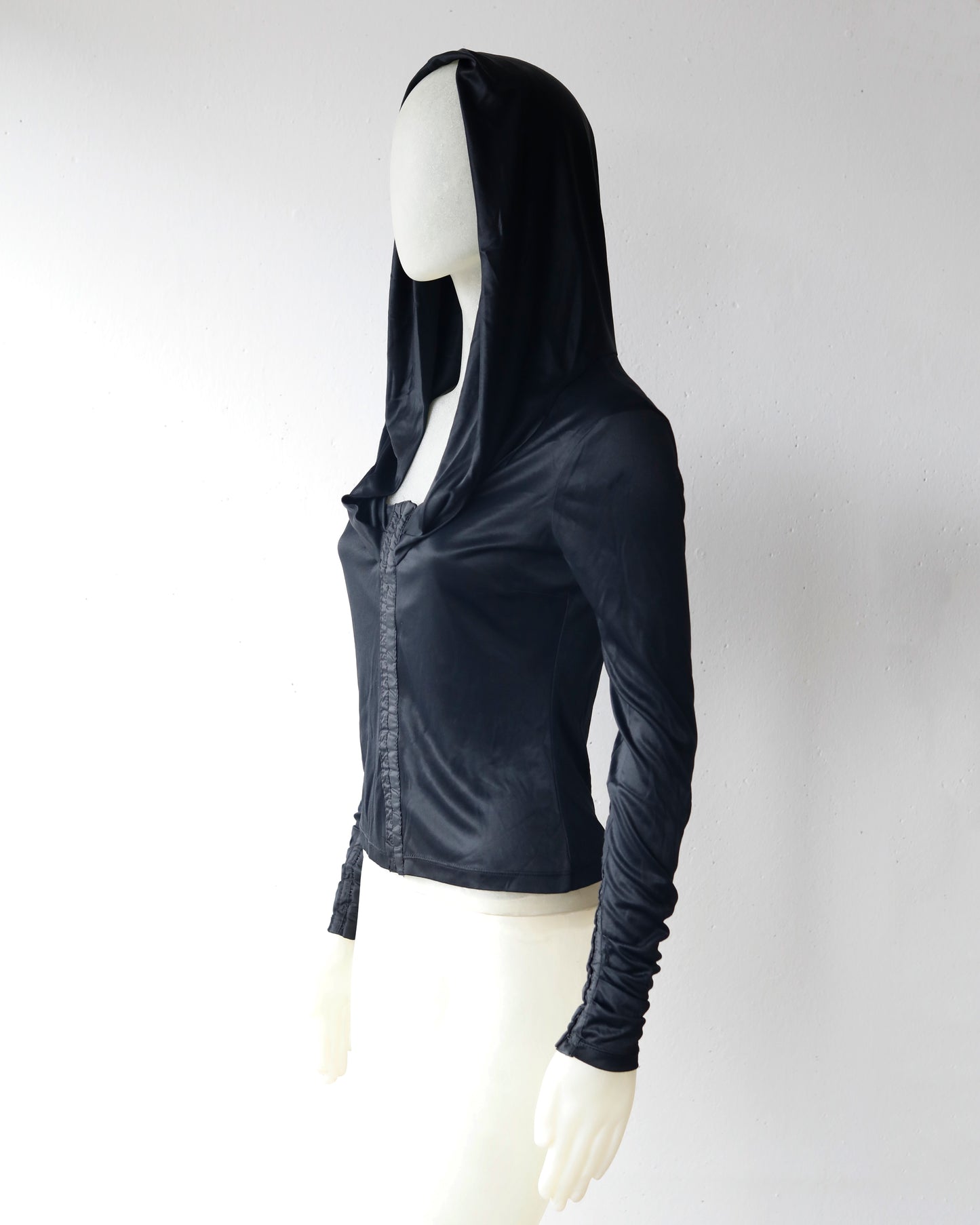 Vintage D&G hooded hook & eye closure top