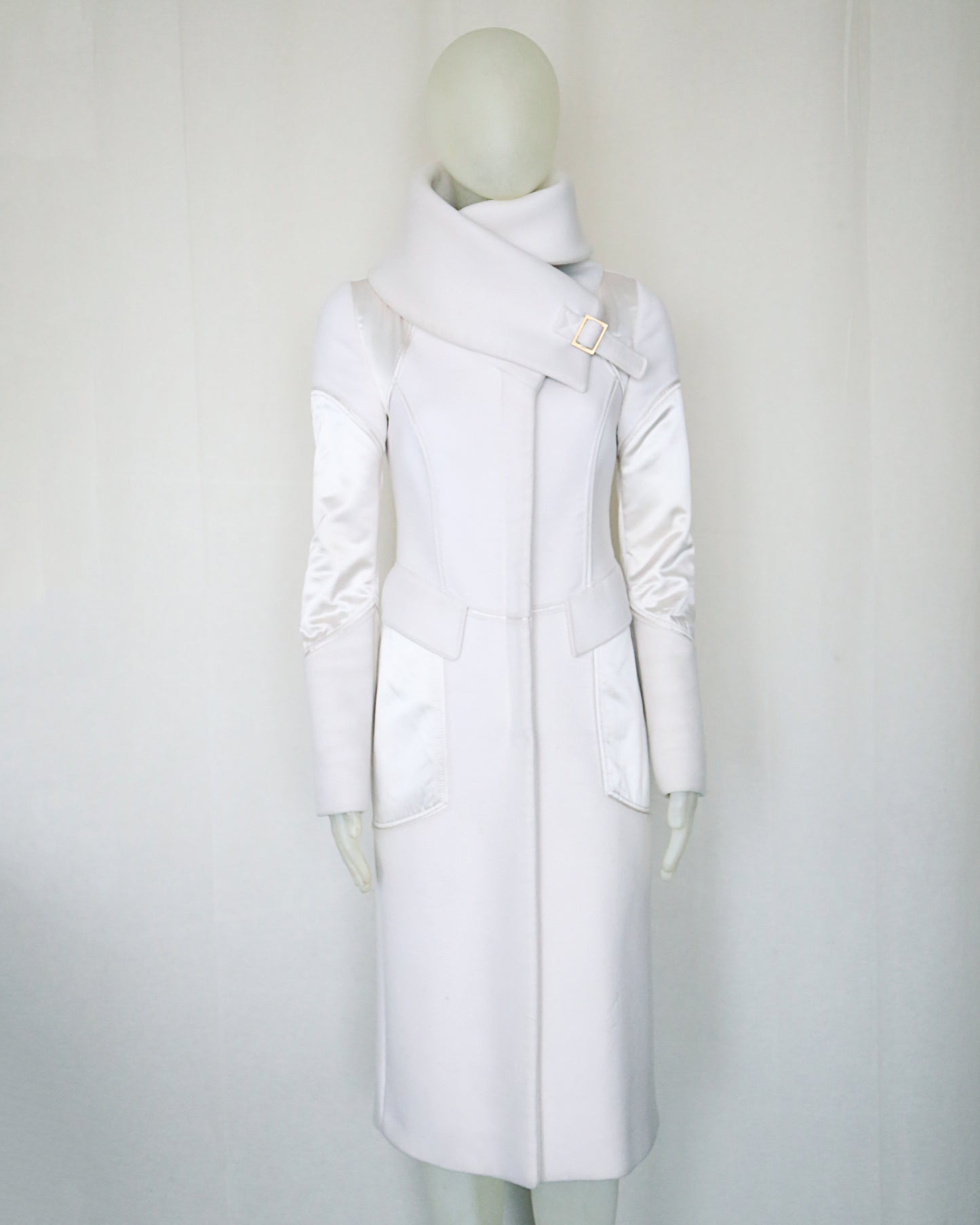 Gucci by Tom Ford FW 2003 White Corseted Runway Coat