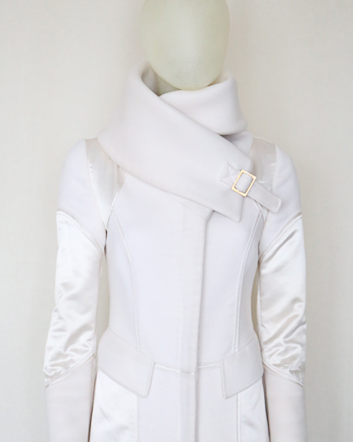 Gucci by Tom Ford FW 2003 White Corseted Runway Coat