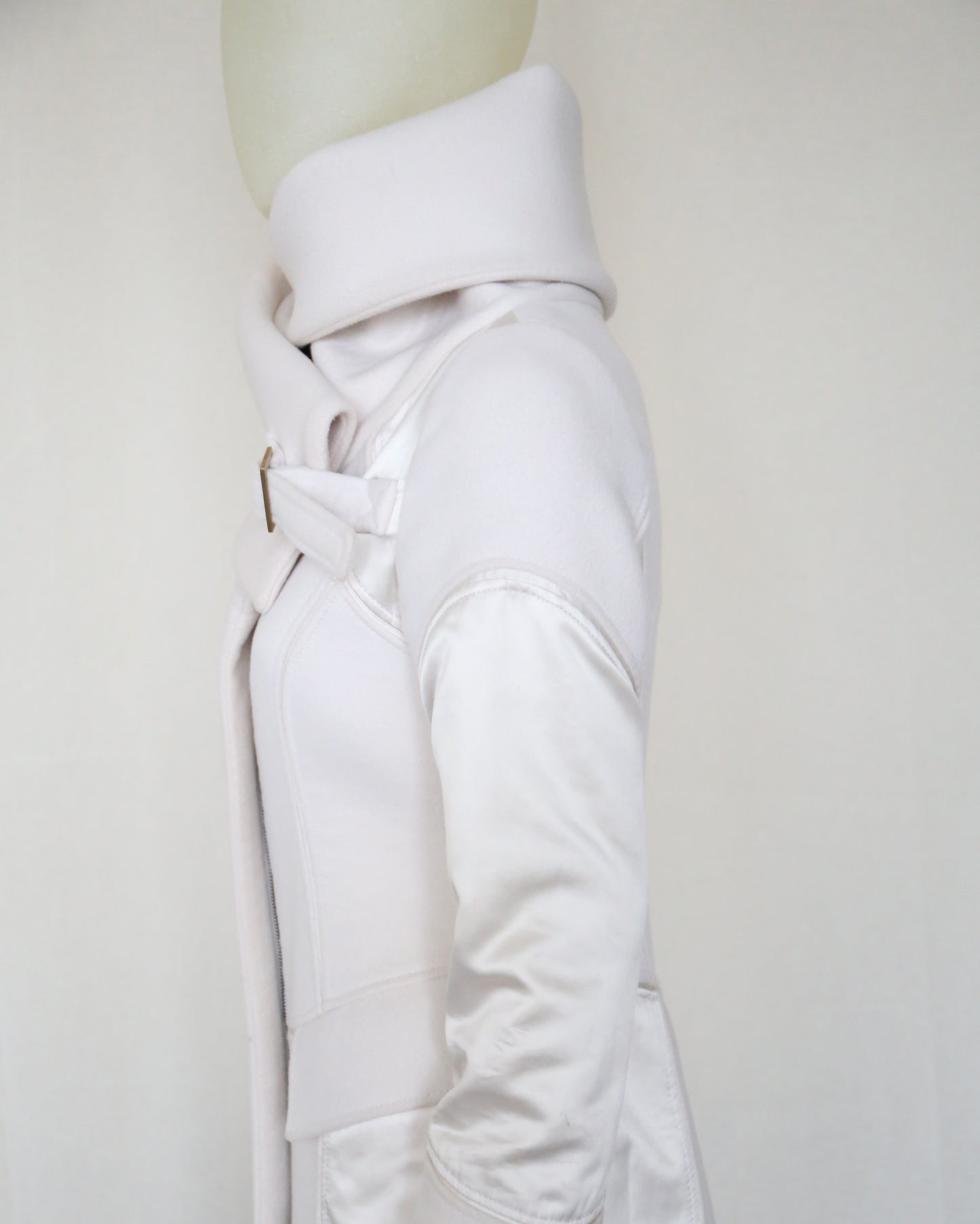 Gucci by Tom Ford FW 2003 White Corseted Runway Coat
